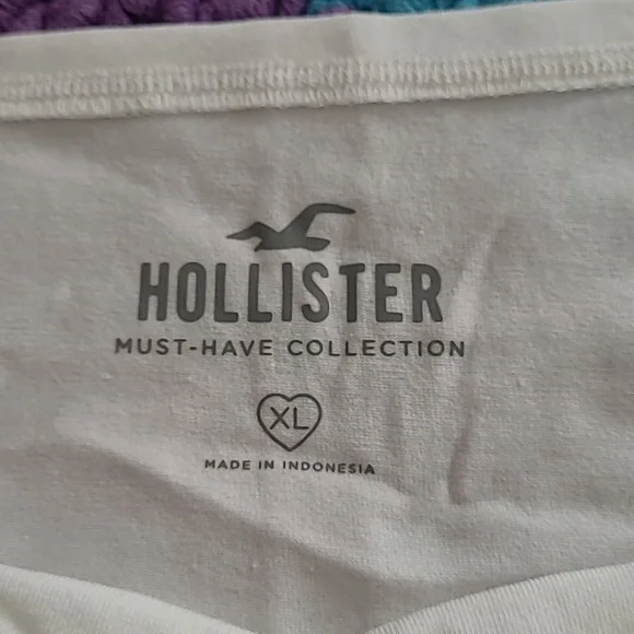 Cropped Halter Top - Picture 2 of 2